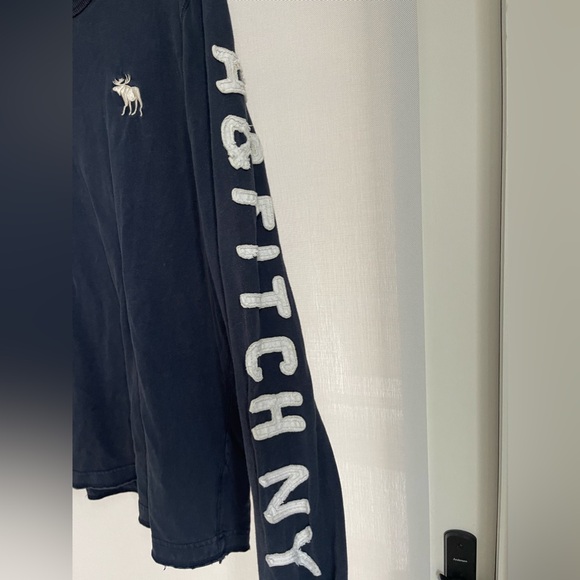 Abercrombie and fitch men’s long sleeve tee - Picture 2 of 4